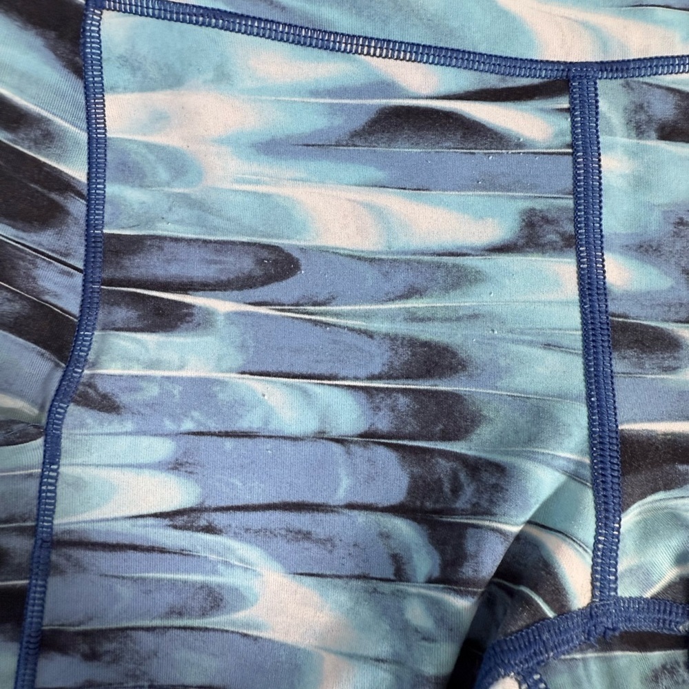 Lululemon Speed Up Crop 21" Size 4 Tidal Multi Blue Luxtreme - Picture 6 of 9